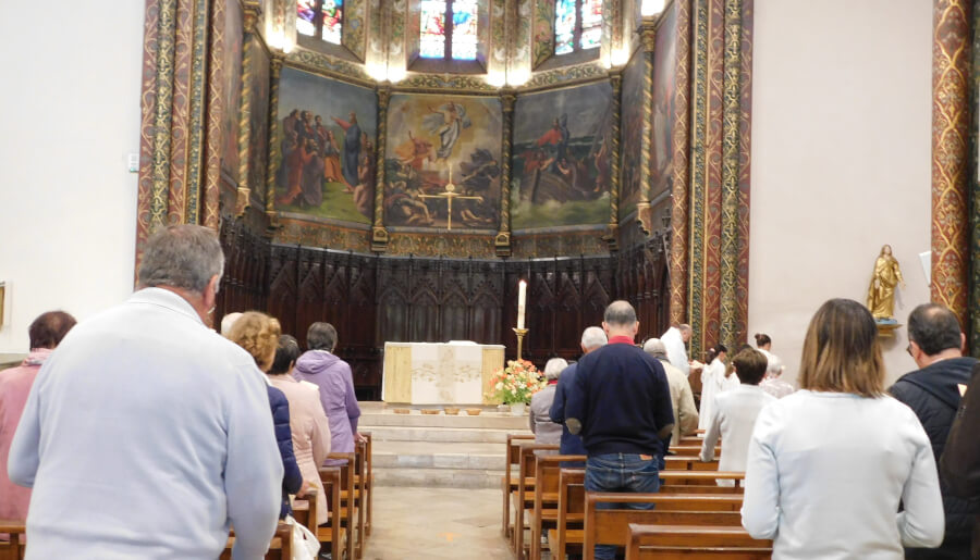Faire célébrer une messe